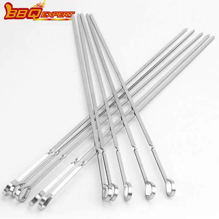 Sustorėjusios plokščios kepsninės lazdelės nerūdijančio plieno kepsninių iešmelių rinkinyje