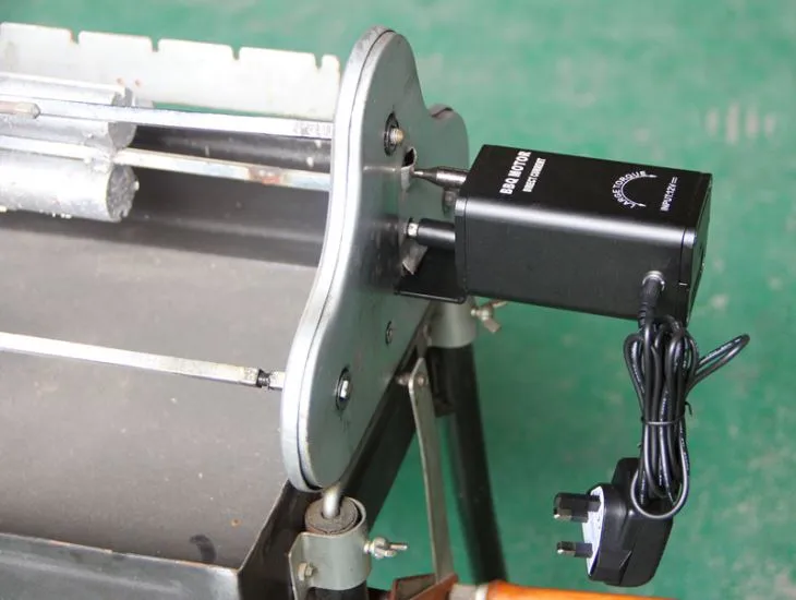 BBQ   duobė   "Rotisserie"   varikliai